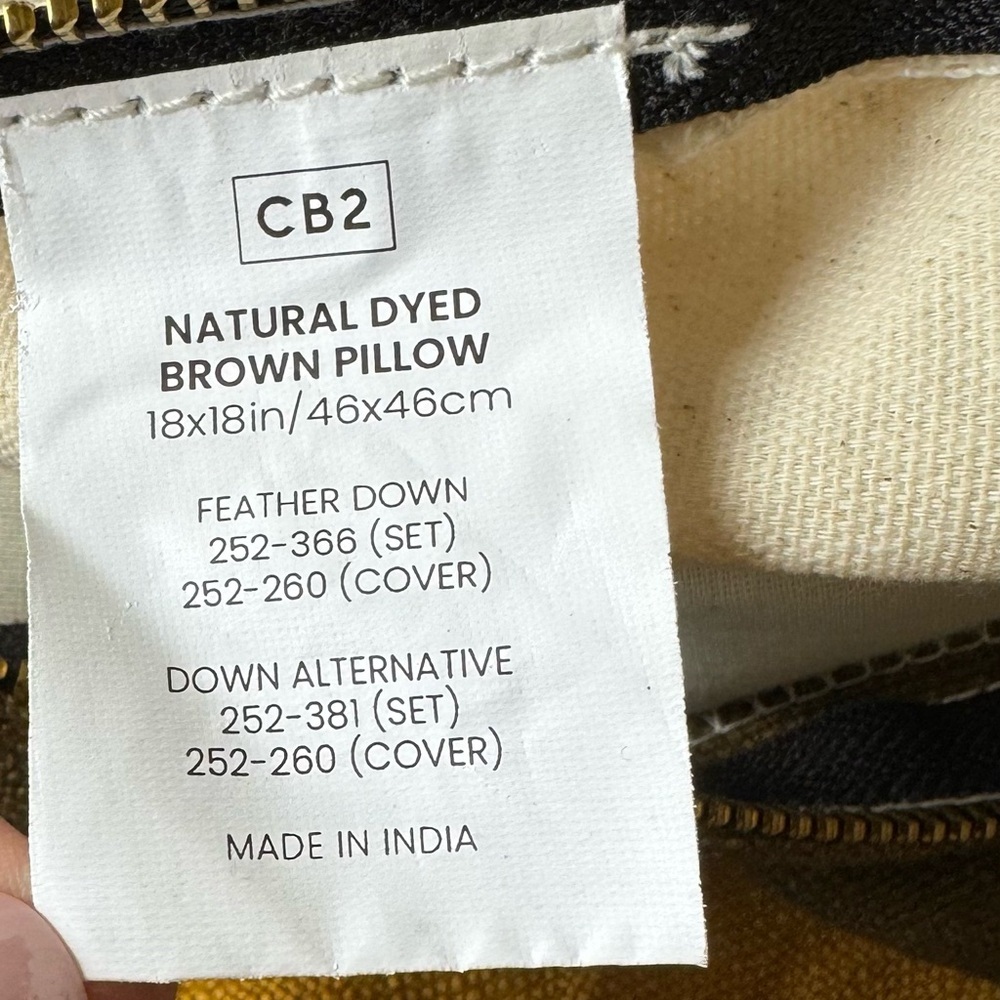 Closet clean out! CB2 Natural Dye Brown Pillow Cover Tie Dye Boho 18” x 18” New - Picture 11 of 11